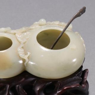 清代 和田玉福禄双池洗子 尺寸:净高3.3cm 长13.4cm 重231g